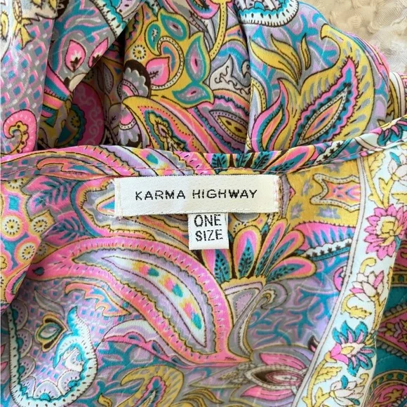 KARMA HIGHWAY Colorful Paisley Kimono and Shorts Set One Size - Picture 2 of 3